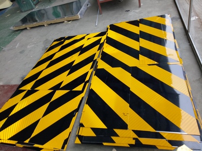 惠州3M標牌加工_惠州標志桿龍門架制作_惠州熱熔標線_惠州交通設施產(chǎn)品批發(fā)