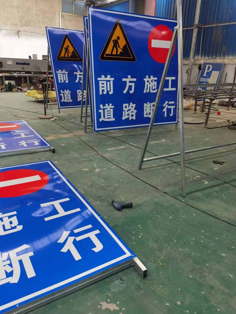鐵路十字路口的路牌有障礙物.運輸組織" href="https://www.veer.com/photo/330199232?utm_source=baidu&utm_medium=imagesearch&chid=902